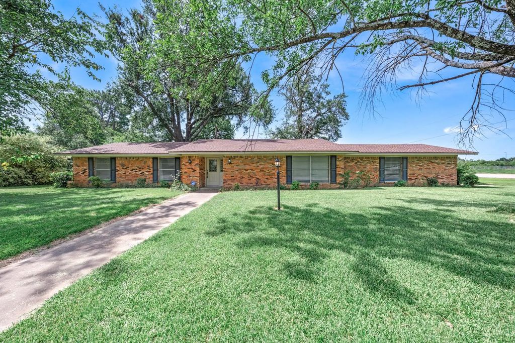300 Merrell Drive, Sulphur Springs