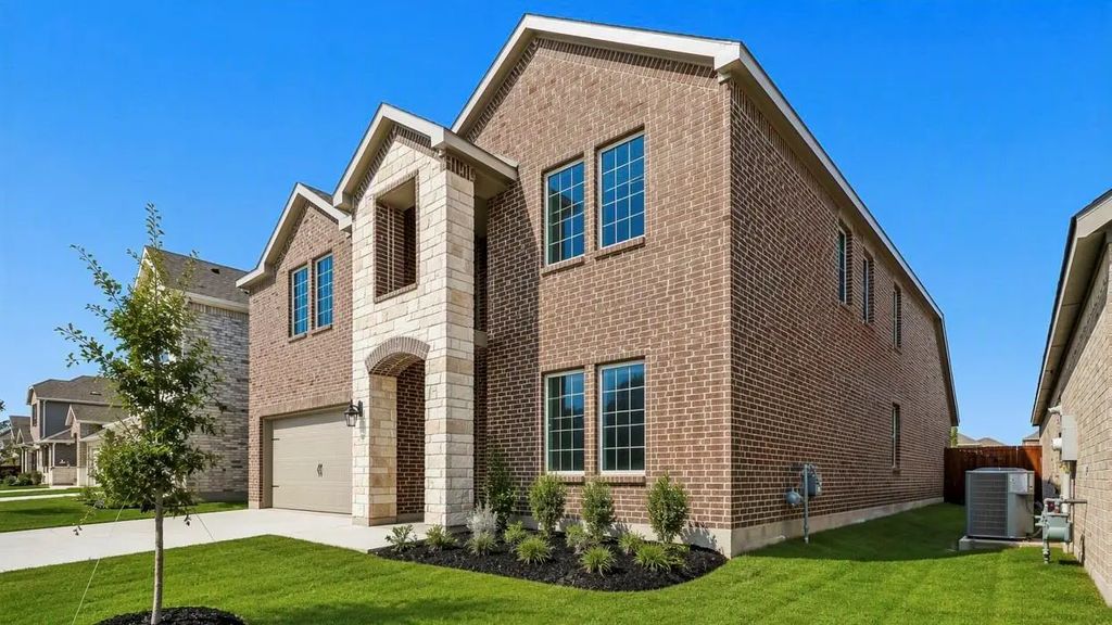 4825 Silver Touch Road, Aubrey