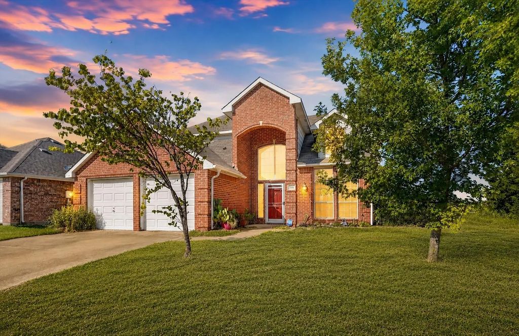 504 Hampton Court, Seagoville