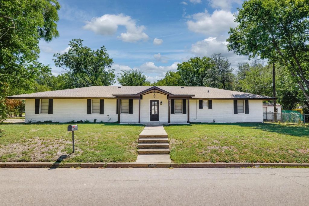 3000 Old Robinson Road, Waco