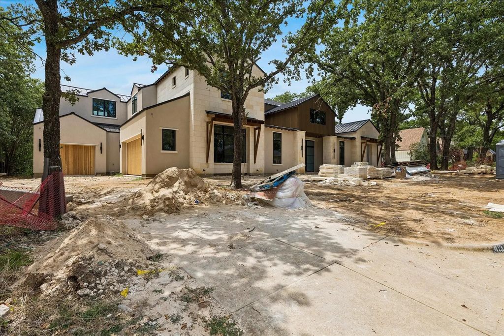 413 Live Oak Drive, Colleyville