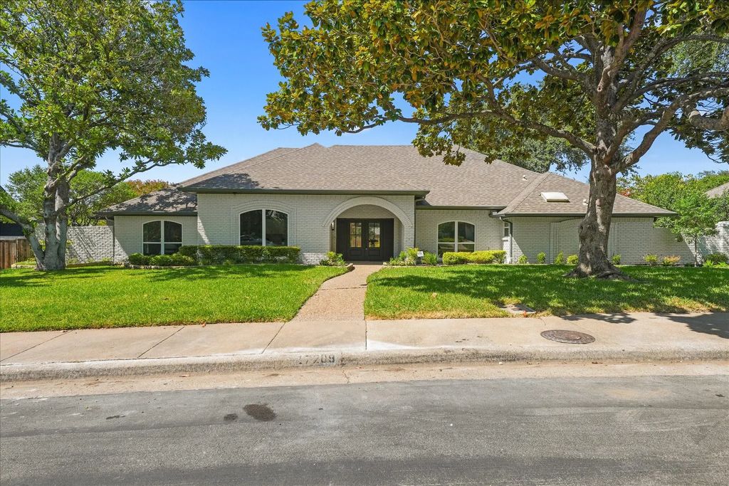 17209 Graystone Drive, Dallas