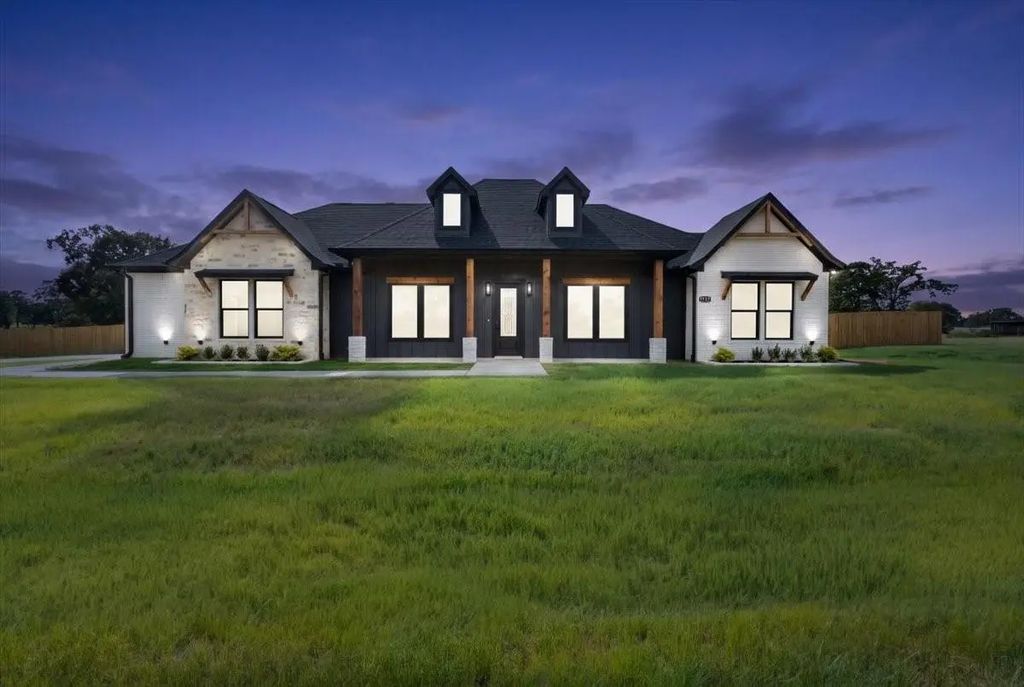 7727 Molina Drive, Tyler