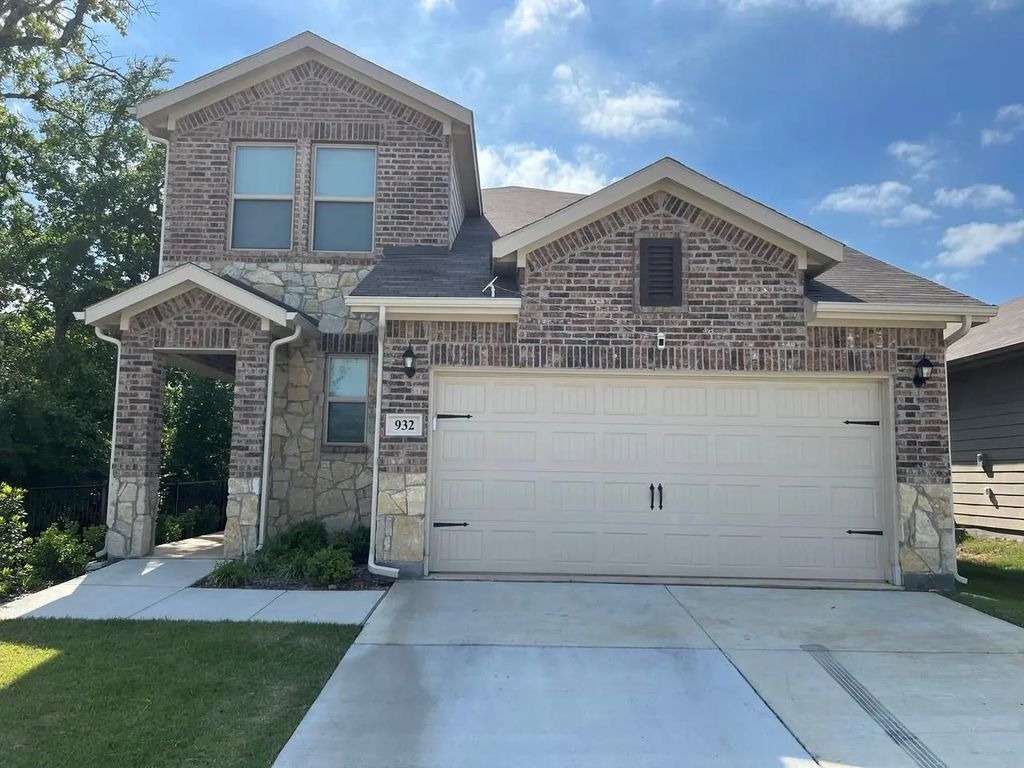 932 Crockett Street, Aubrey