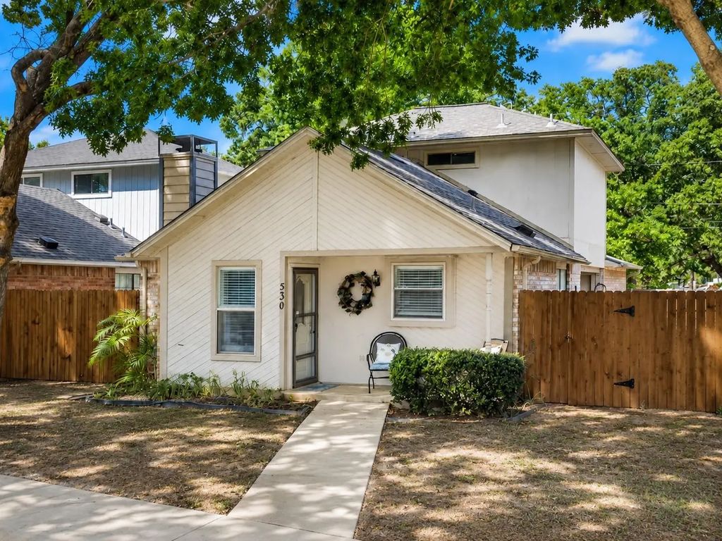 530 Rawls Circle, Irving