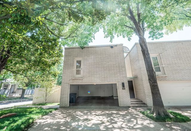 2818 Welborn Drive 9, Dallas