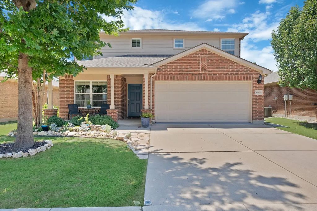 15925 Blaketree Drive, Fort Worth