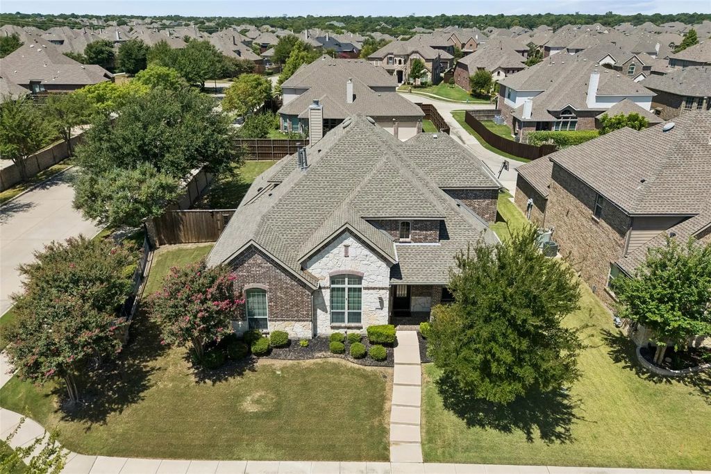7701 Glenmere Trail, Sachse