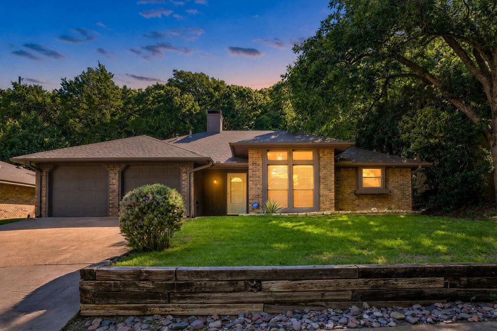 824 Cherlynne Drive, Cedar Hill