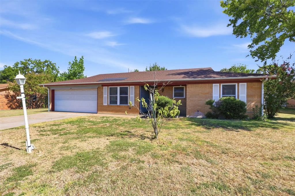 2107 10th Street, Mineral Wells