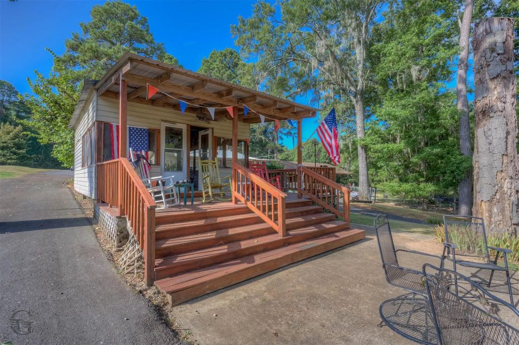 459 Dollie Moore Road, Ringgold