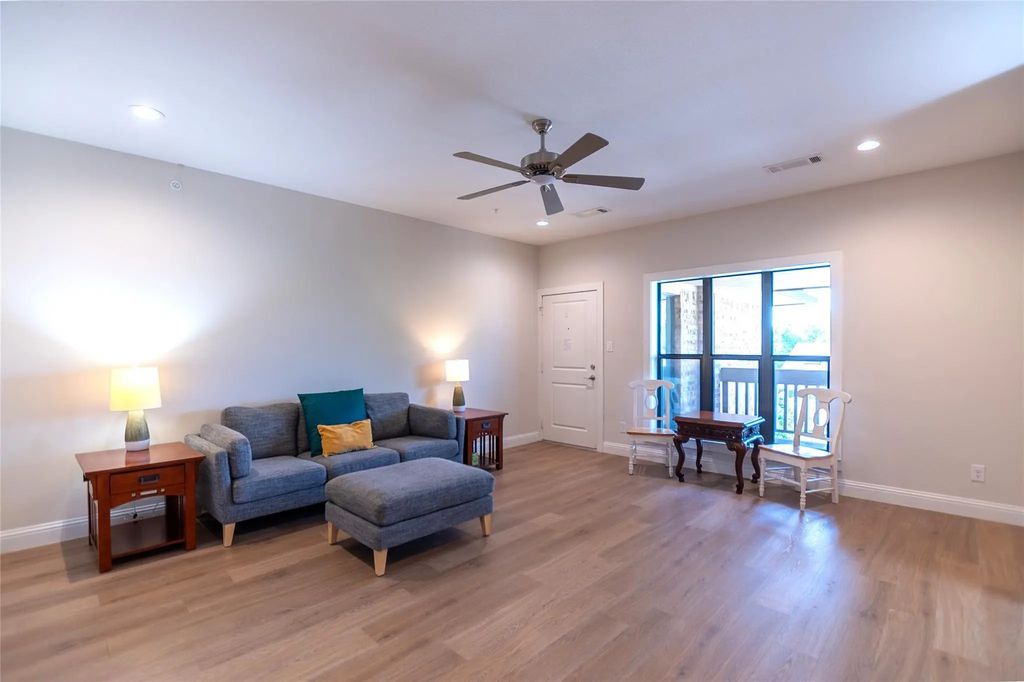 10660 Park Village Place Unit C, Dallas