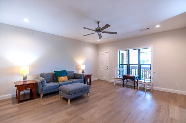 10660 Park Village Place Unit C, Dallas