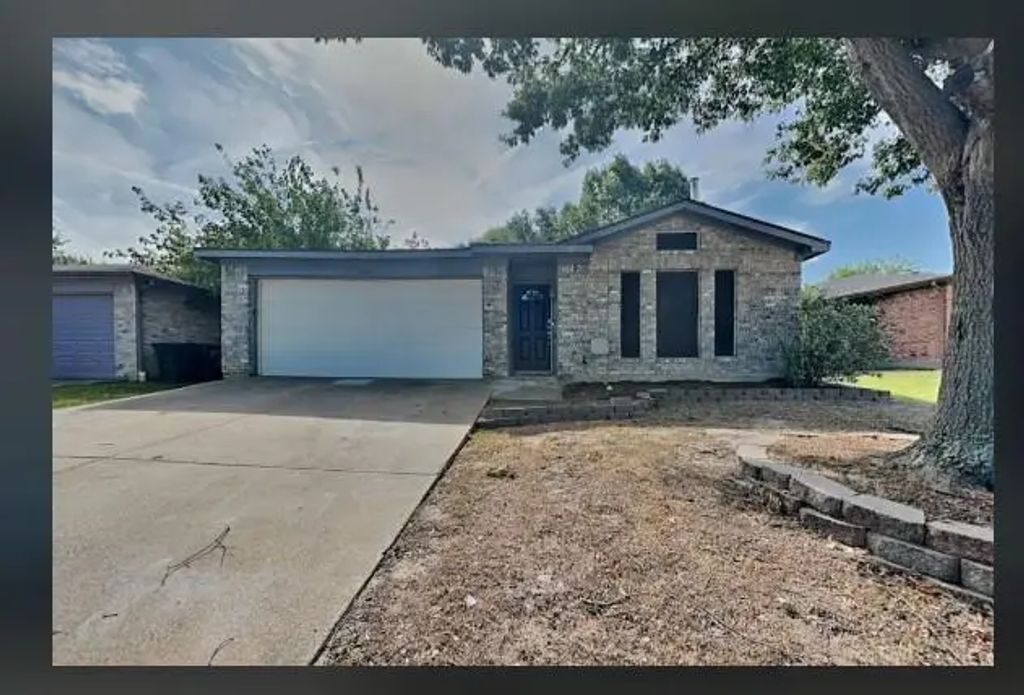 2075 Paint Pony Lane, Keller