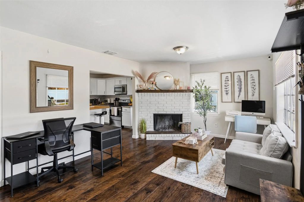 516 E Wintergreen Road, DeSoto