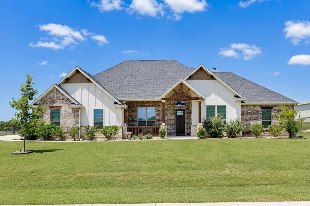 430 Solo Ridge Drive, Waxahachie