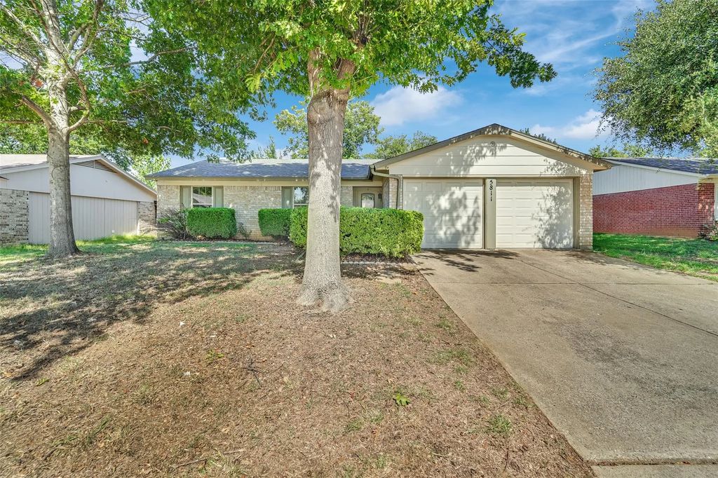 5811 Woodsetter Lane, Arlington