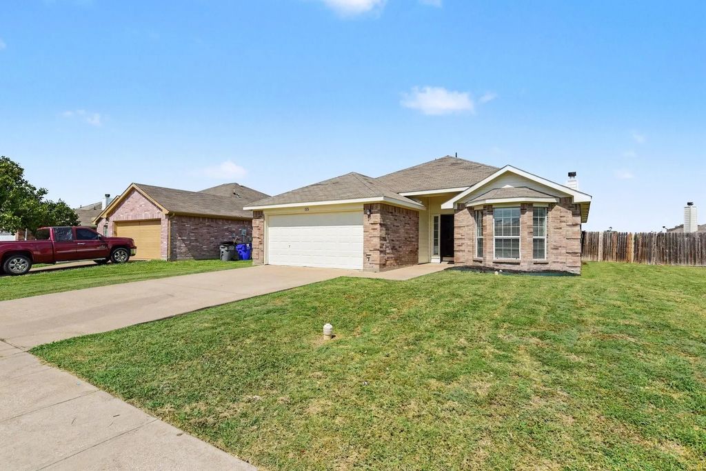 115 Windsor, Forney