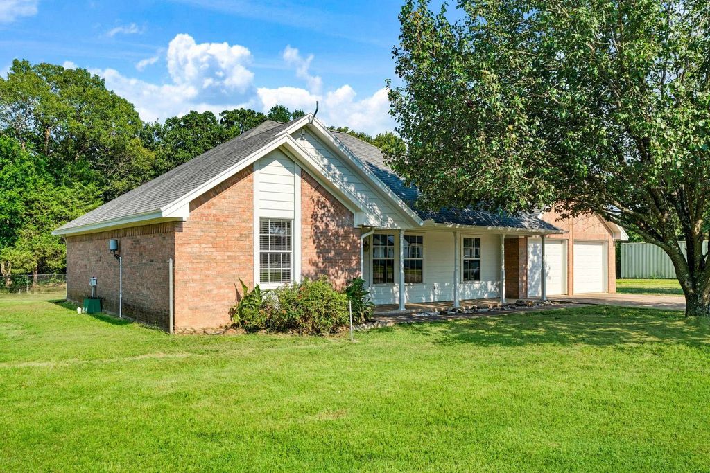 329 Helena Drive, Powderly