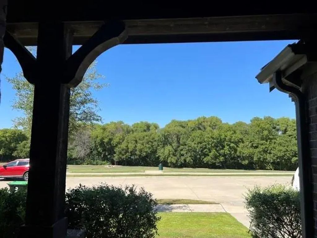 724 Water Garden Circle, Little Elm