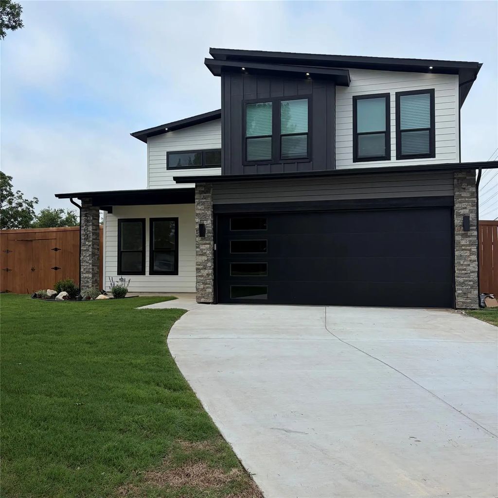 5200 Gibson Drive, The Colony