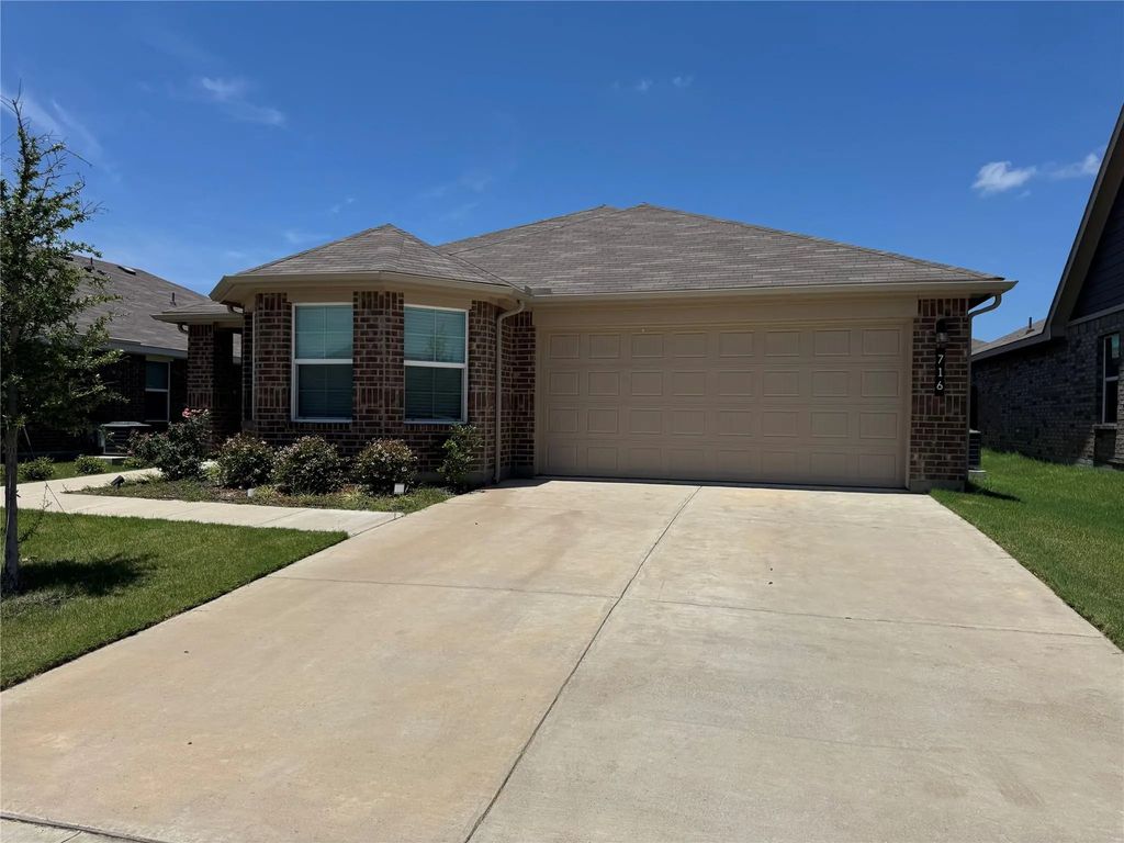 716 Griffith Park Trail, Alvarado