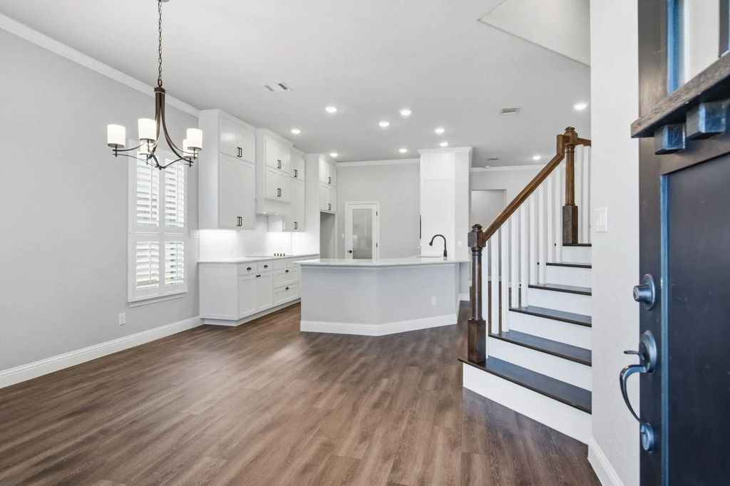 608 Joy Court, Burleson