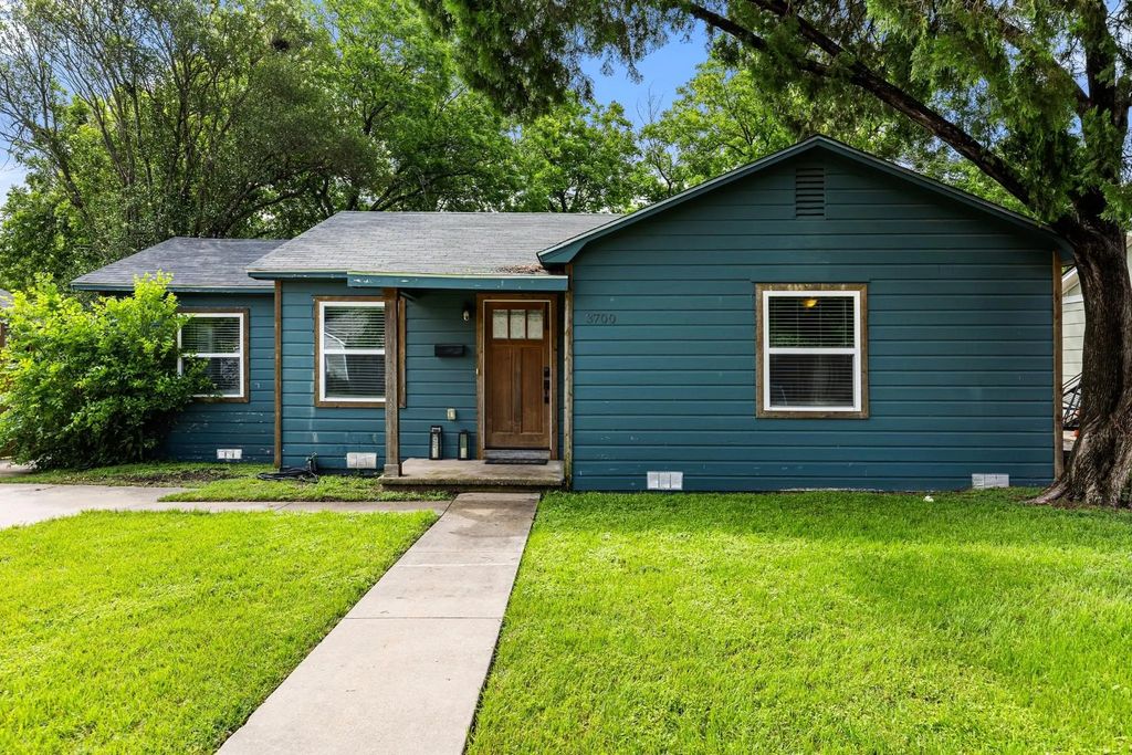 3700 Charlton Avenue, Waco