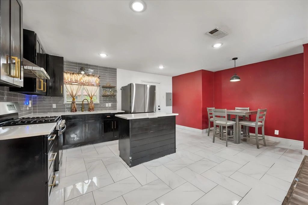 2611 Hardy Place, Arlington