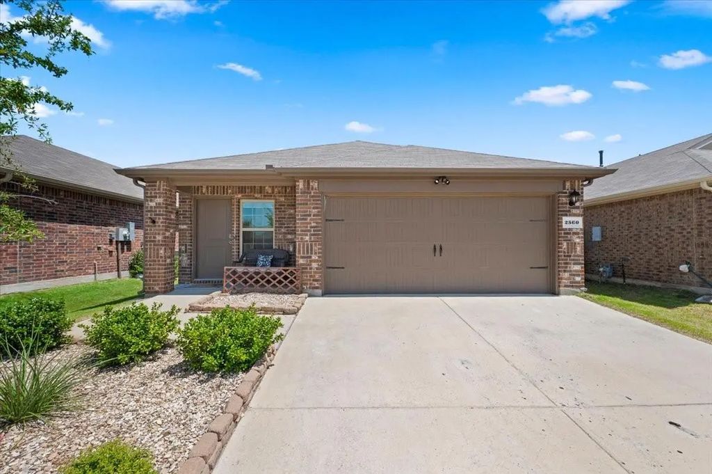 2560 Russell Street, Crandall