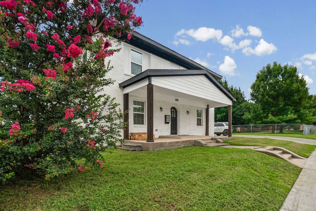 2005 Wesley Street 3, Greenville
