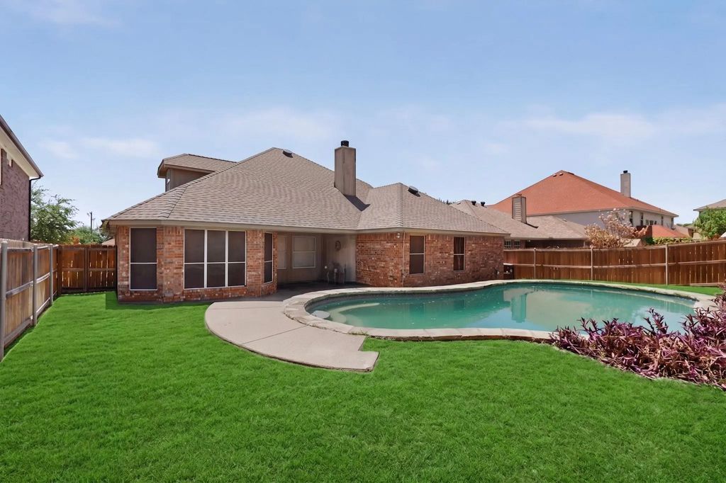 839 Evergreen Lane, Burleson