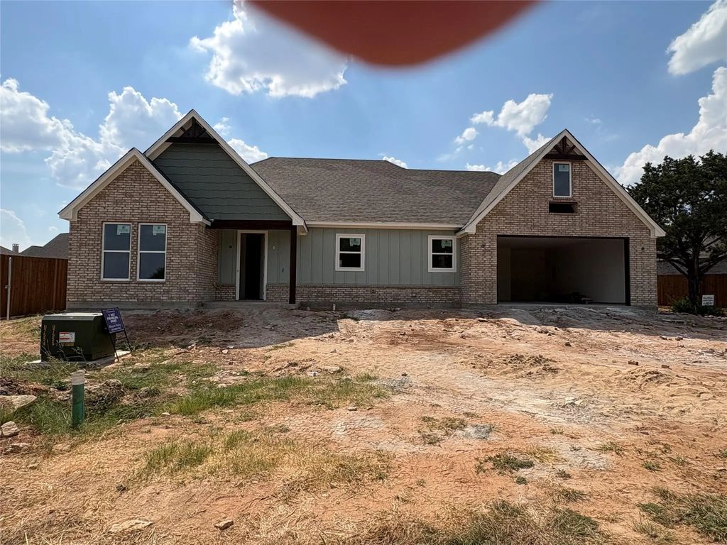 105 Vista Ridge Street, Glen Rose