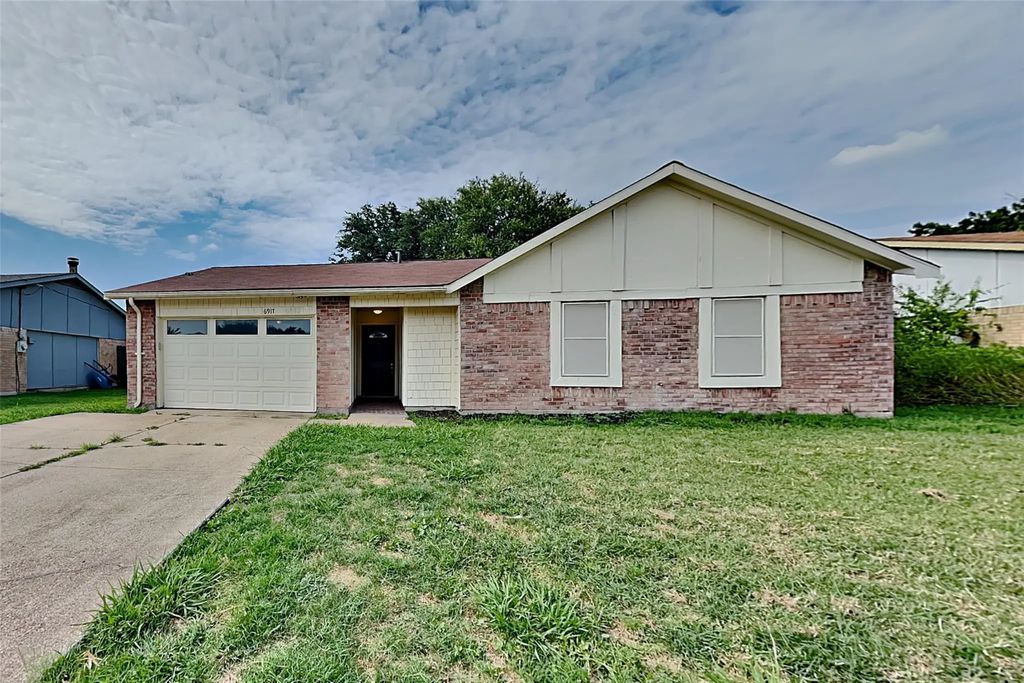 6917 Lincolnshire Lane, North Richland Hills