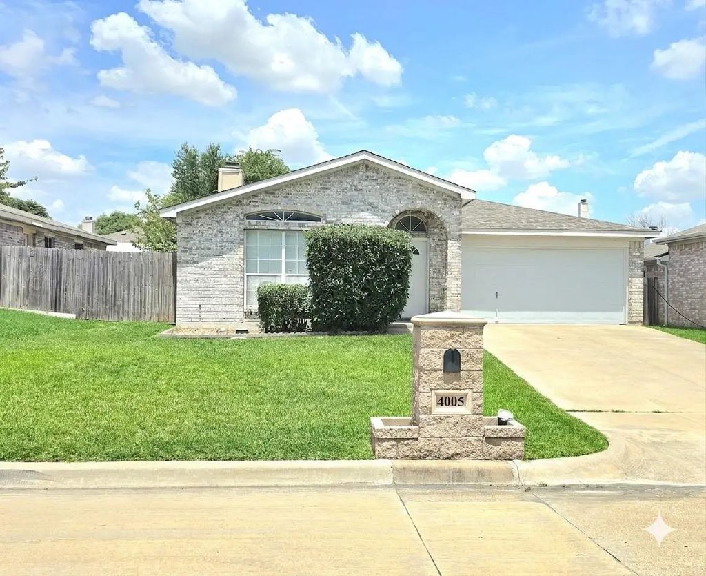4005 Staghorn Circle N, Fort Worth