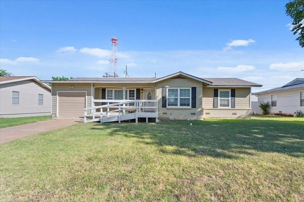 4617 Colonial Avenue, Waco