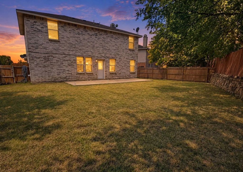 2153 Shawnee Trail, Fort Worth