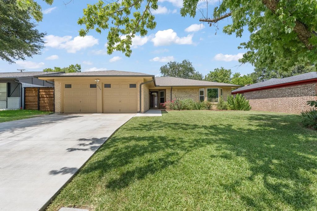 3756 Wedgworth Road S, Fort Worth