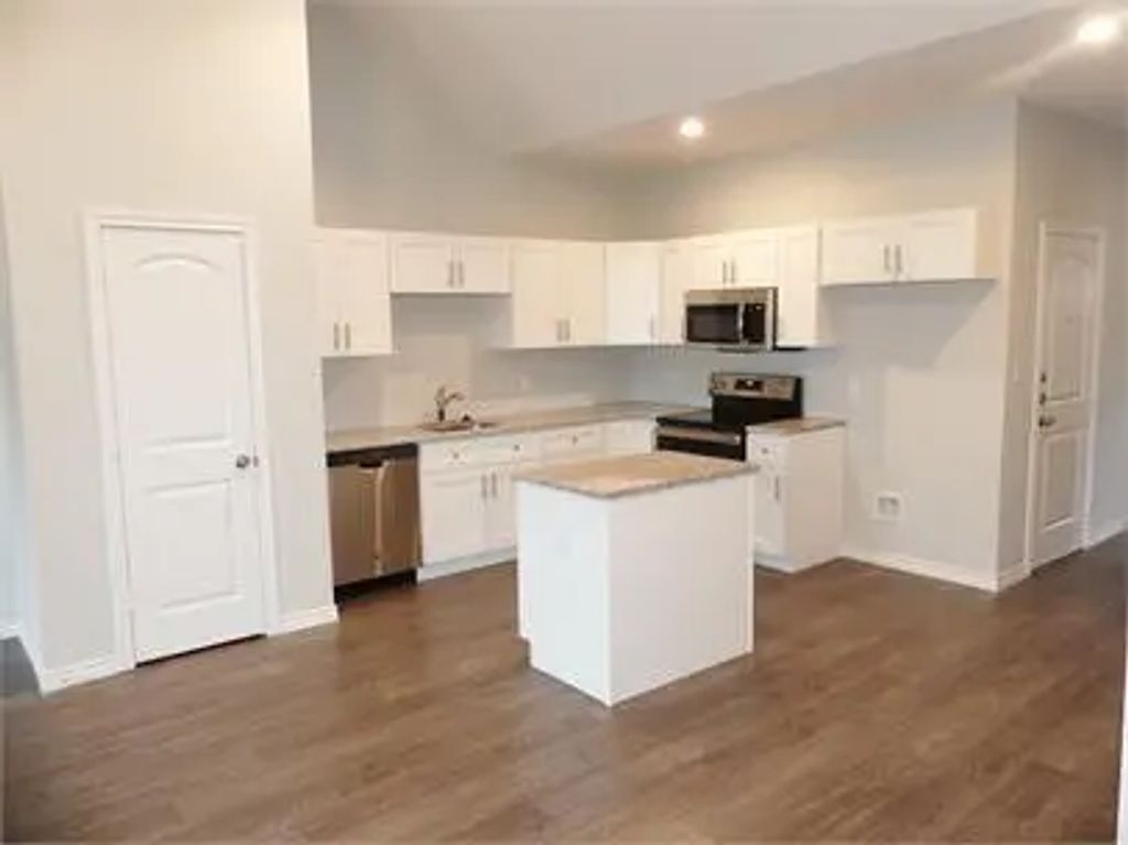 8071 County Road 436, Princeton