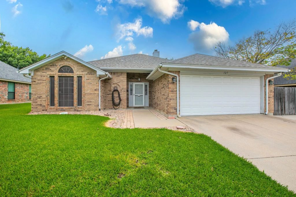 127 Mcalister Road, Burleson