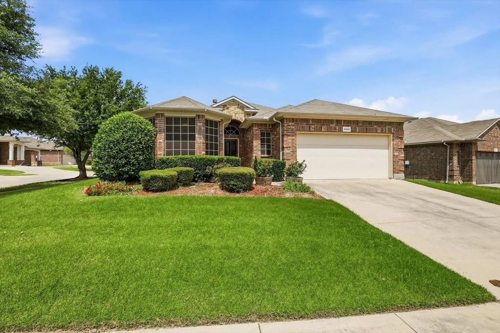 4524 Lacewood Drive, Denton