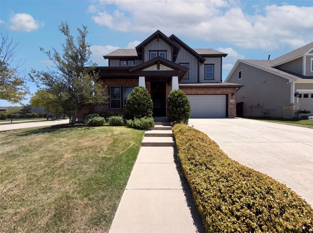 1901 Crested Ridge Road, Fort Worth