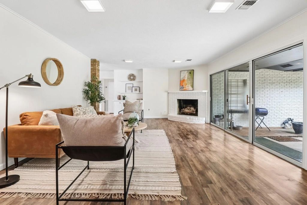 10255 Timber Trail Drive, Dallas