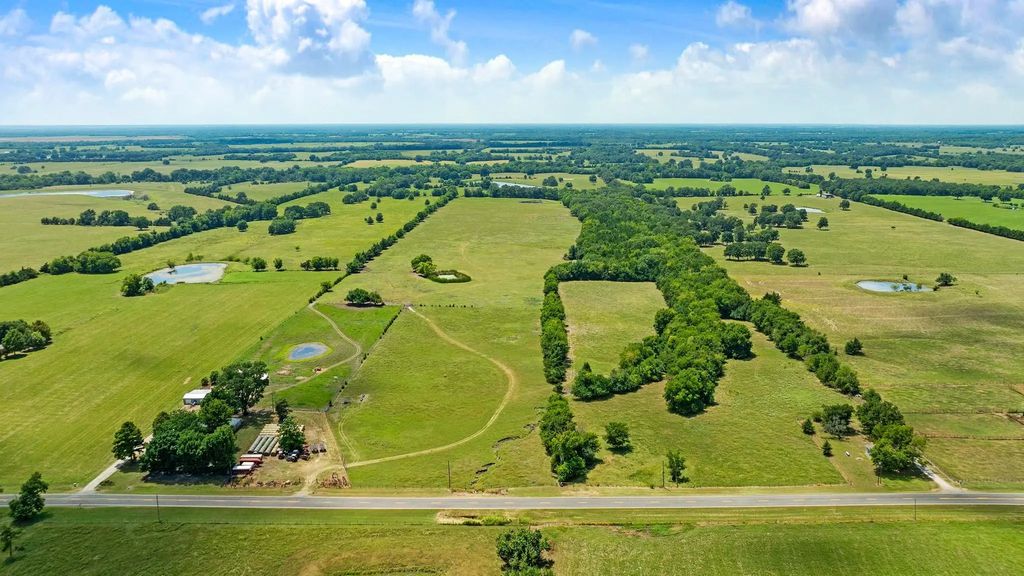 2606 Farm Road 412, Clarksville