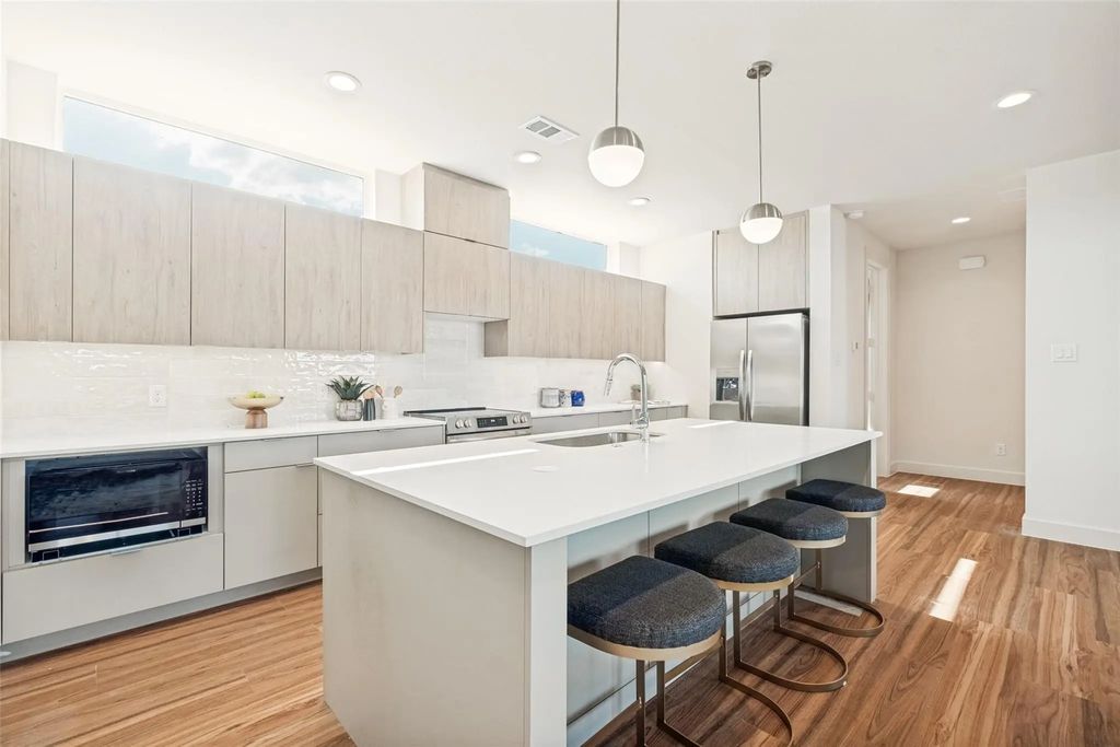 1311 Madrigal Parkway, Dallas
