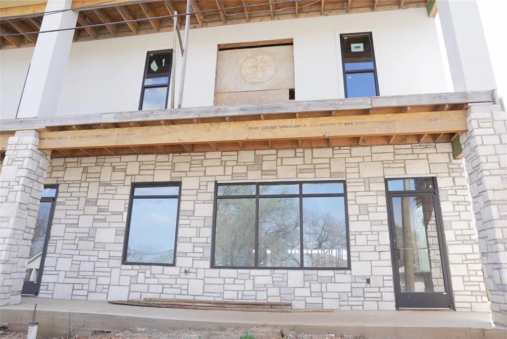299 W Oak Street, Mansfield