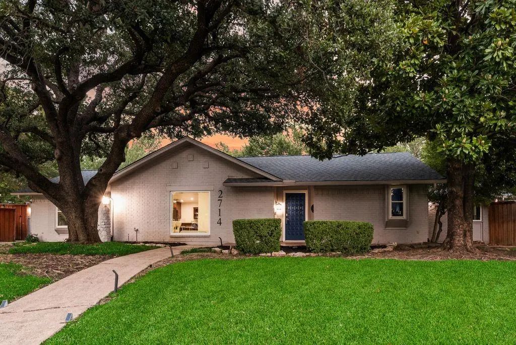 2714 Lakeview Lane, Carrollton