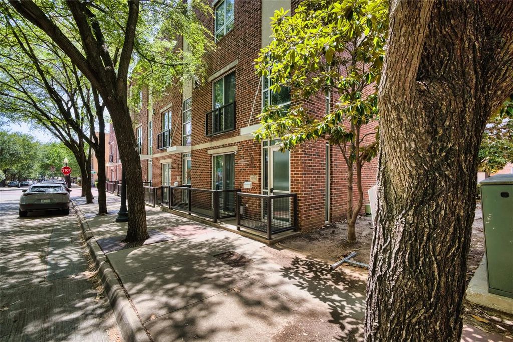 3009 State Street, Dallas