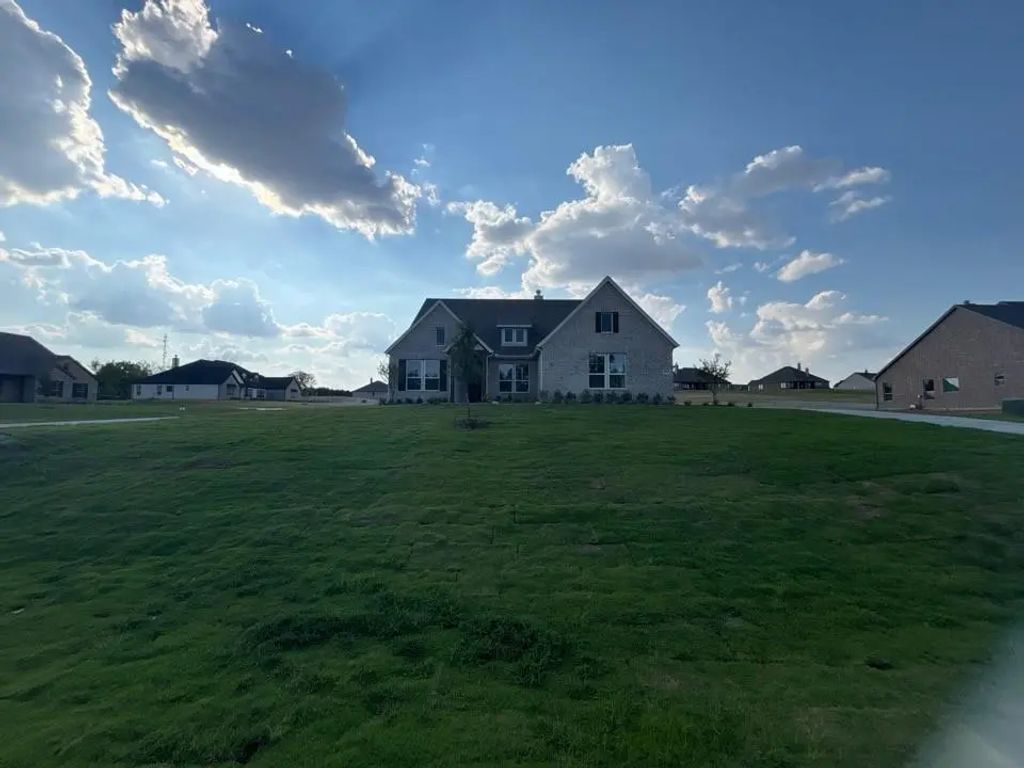 701 Water Side Drive, Van Alstyne