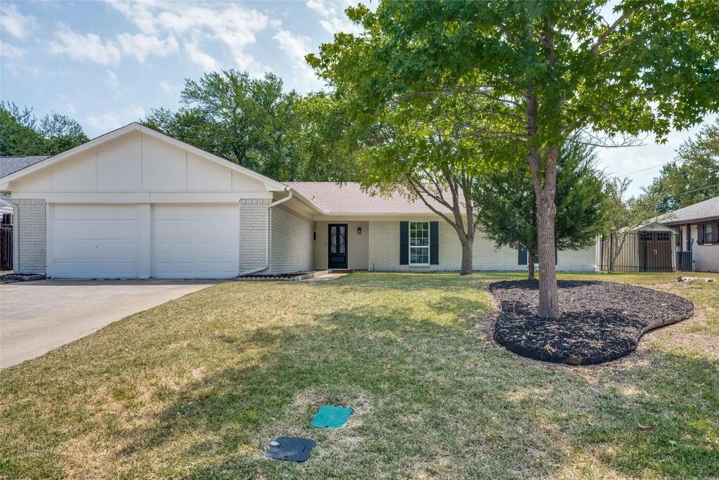 2904 Steve Drive, Hurst